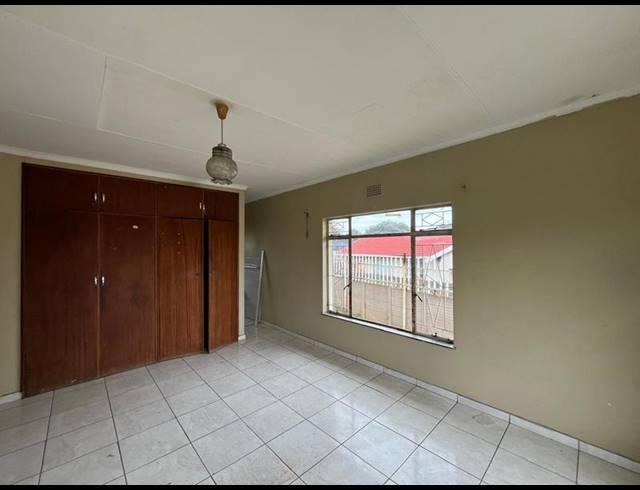 2 BEDROOM PROPERTY TO RENT IN KLOPPERPARK